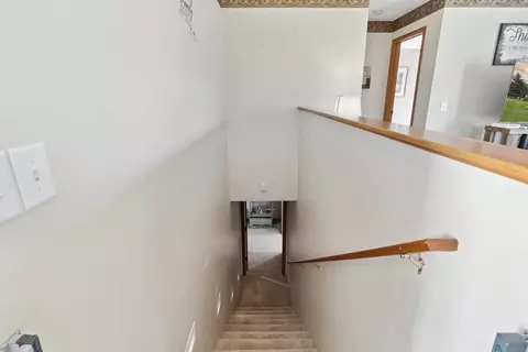 Entry Way - 514 Westwind, Ithaca, MI 48847 photo 7 of 9