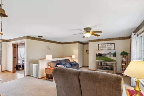 Living - 514 Westwind, Ithaca, MI 48847 photo 2 of 2