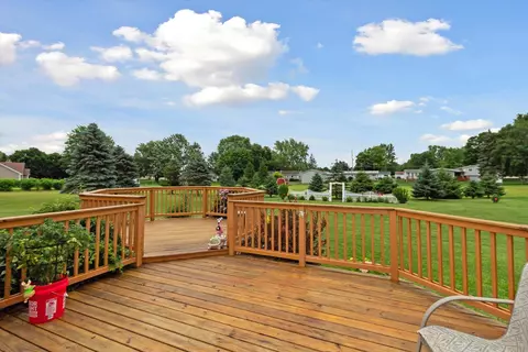 Exterior - 514 Westwind, Ithaca, MI 48847 photo 7 of 17