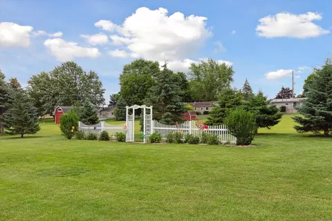 Exterior - 514 Westwind, Ithaca, MI 48847 photo 14 of 17