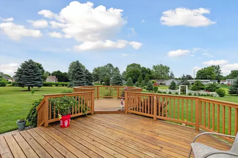 Exterior - 514 Westwind, Ithaca, MI 48847 photo 6 of 17