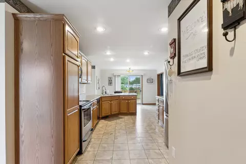 Entry Way - 514 Westwind, Ithaca, MI 48847 photo 3 of 9