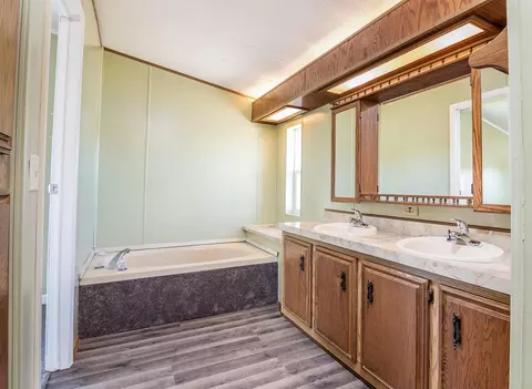 Bath - 5730 Cavender, Shepherd, MI 48883 photo 1 of 4