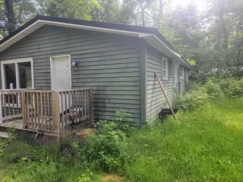 764 E Surrey, Farwell, MI 48622 photo 5