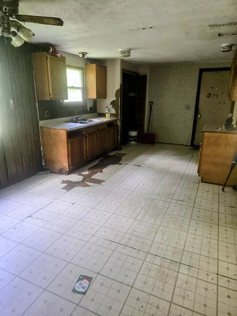 764 E Surrey, Farwell, MI 48622 photo 7