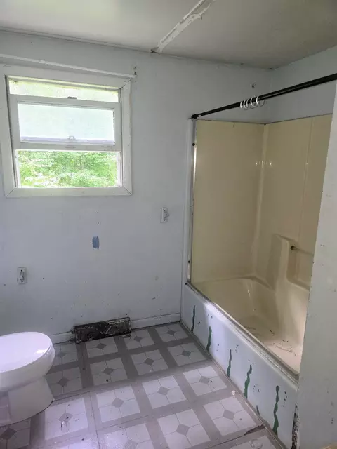 764 E Surrey, Farwell, MI 48622 photo 8