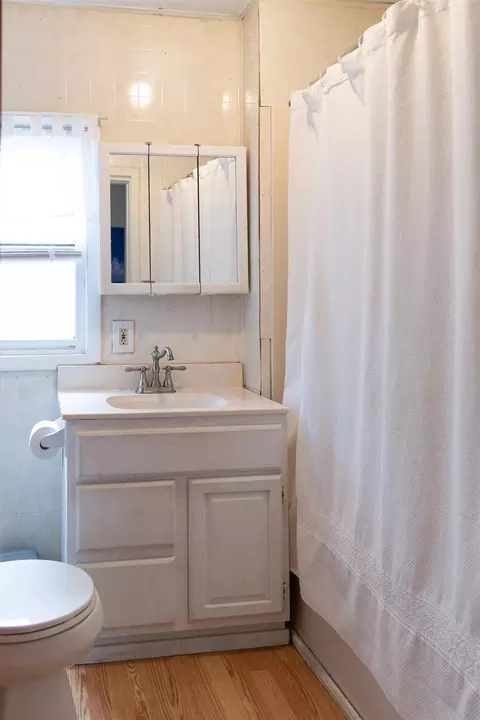 Bath - 321 E Riv, Cadillac, MI 49601 photo 3 of 3