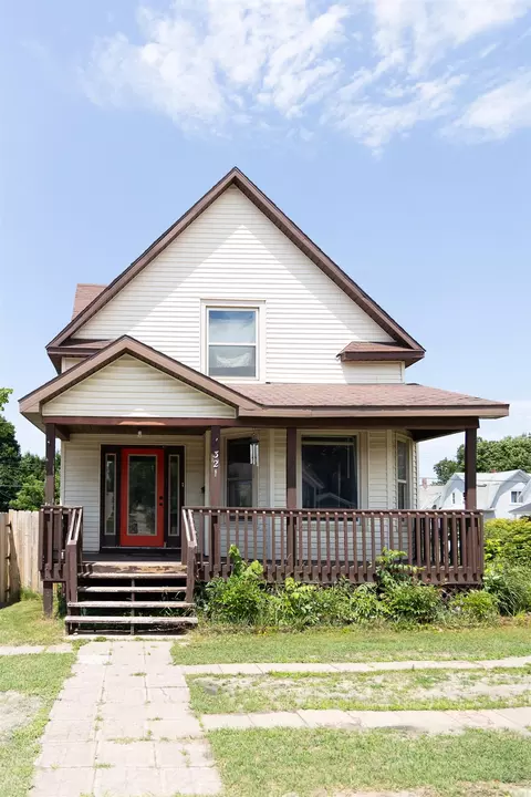 Exterior - 321 E Riv, Cadillac, MI 49601 photo 1 of 1