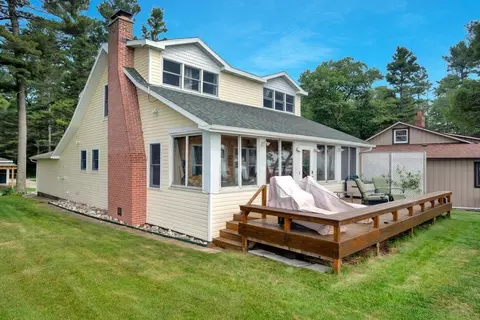 231 Iosco Bch, East Tawas, MI 48730
