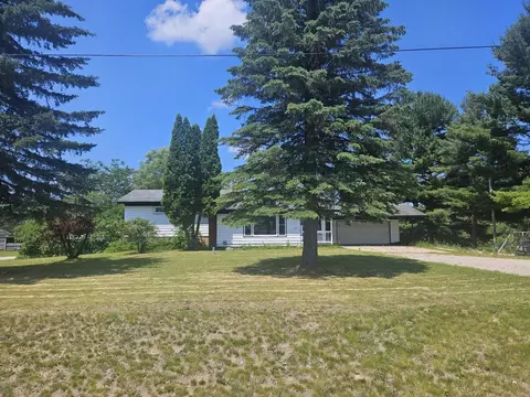 5640 W Houghton Lk, Lake City, MI 49651