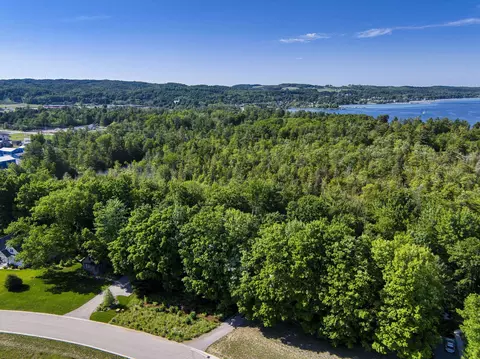 Unit 5 E Ora Lee, Suttons Bay, MI 49682
