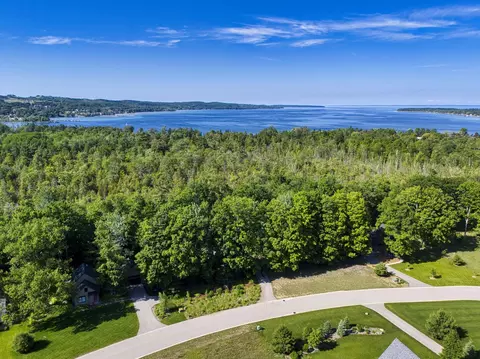 Unit 5 E Ora Lee, Suttons Bay, MI 49682 photo 2