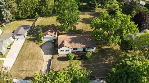 417 John R, Clare, MI 48617