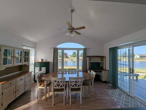 Dining - 1810 E Riverside, Au Gres, MI 48703 photo 3 of 5
