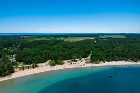 18862 Bay, Traverse City, MI 49686