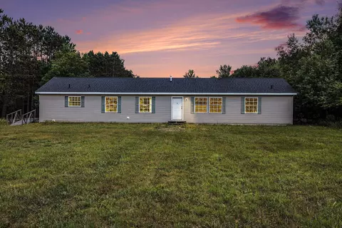 5820 Pine Aire, Grawn, MI 49637