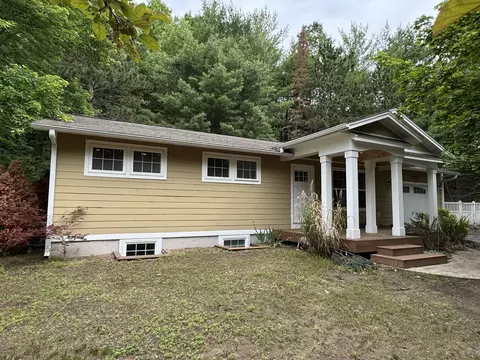 6393 Center, Traverse City, MI 49686
