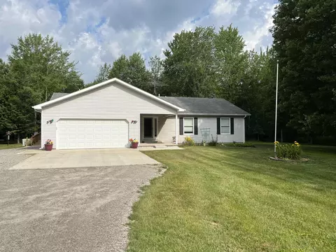 2262 Hull, Standish, MI 48658