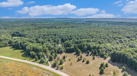 00 Valley, Honor, MI 49640