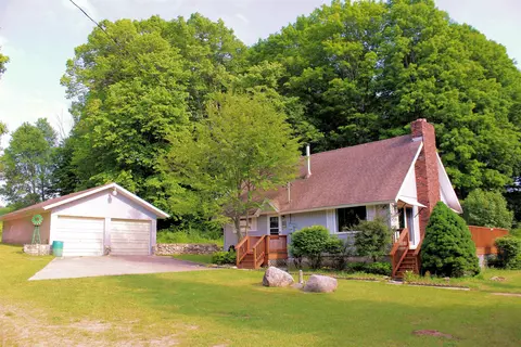 7203 Valley, Honor, MI 49640