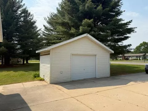 8741 Oak, Evart, MI 49631 photo 2