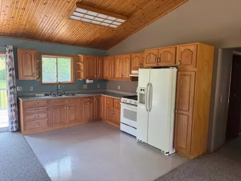 8741 Oak, Evart, MI 49631 photo 3