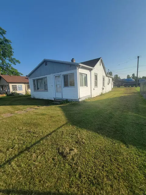 1780 S Riverside, Au Gres, MI 48703