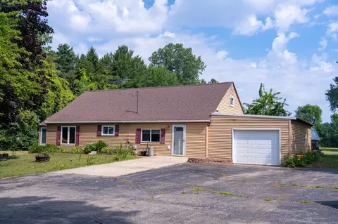 4415 E Blanchard, Shepherd, MI 48883
