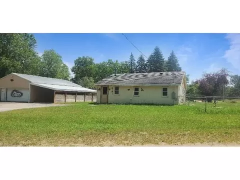 6191 Half Moon, Lake, MI 48632