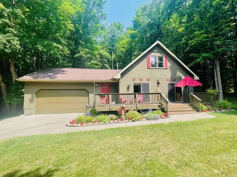 5477 Valleywood, Bellaire, MI 49615