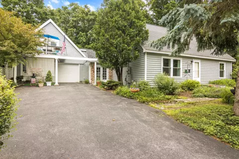 7271 S Dunns Farm, Maple City, MI 49664