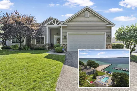 898 N Bay Clf #25, Suttons Bay, MI 49682