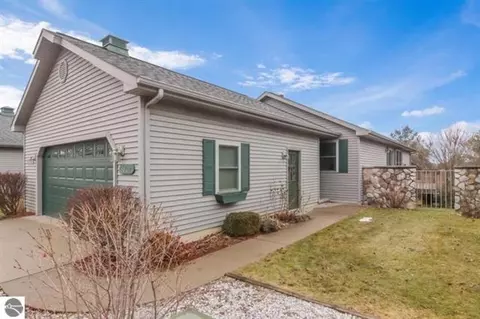 3819 Creekside, Traverse City, MI 49684