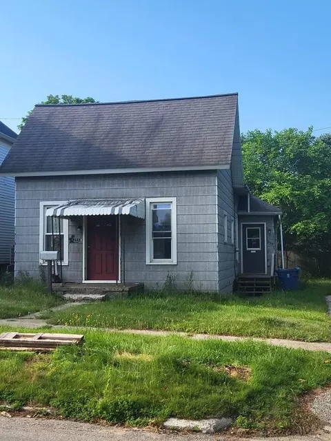 233 2nd, Manistee, MI 49660