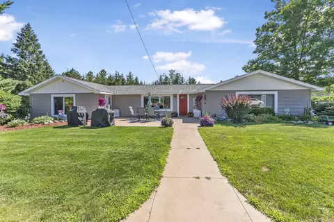 78 13 Mile, Marion, MI 49665