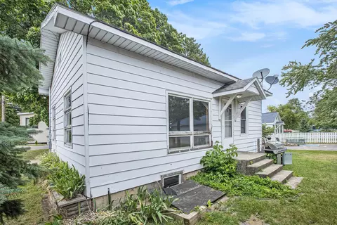 Exterior - 7424 Third, Beulah, MI 49617 photo 2 of 7