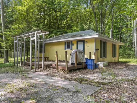 3530 Warren, Beulah, MI 49617