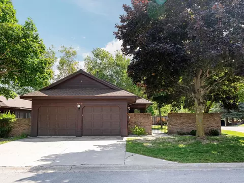 2162 Hammond Pl E, Traverse City, MI 49686