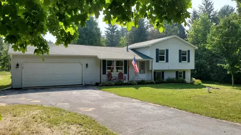 8672 Cedarcrest, Traverse City, MI 49684