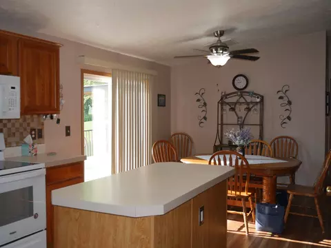 555 White, Gladwin, MI 48624 photo 7