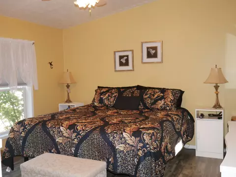 555 White, Gladwin, MI 48624 photo 8