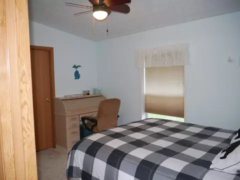 555 White, Gladwin, MI 48624 photo 11