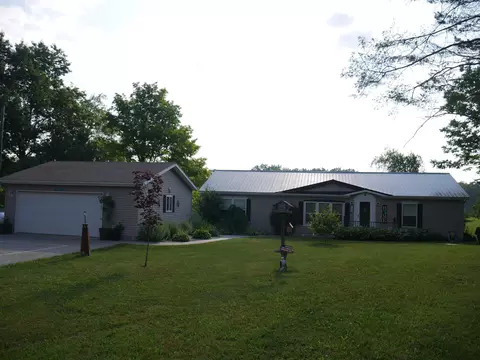 555 White, Gladwin, MI 48624