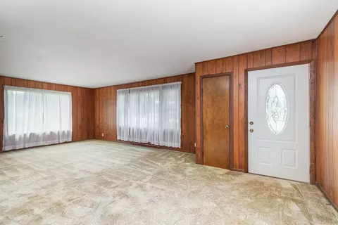 517 E Main, Carson City, MI 48811 photo 2