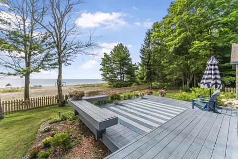 13890 N Forest Bch, Northport, MI 49670