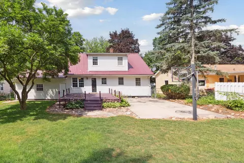 Exterior - 210 Westview, Alma, MI 48801 photo 4 of 11