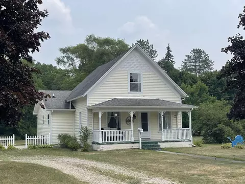 810 Cedar, Clare, MI 48617