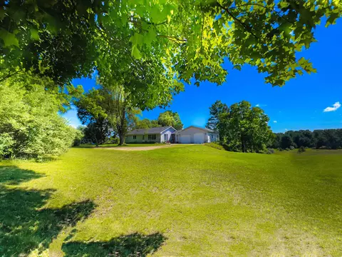 15760 Lakola, Leroy, MI 49655