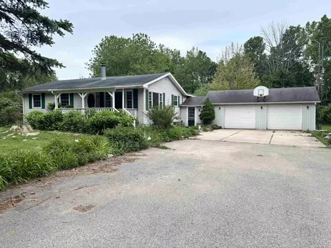 7931 W Jennings, Lake City, MI 49651