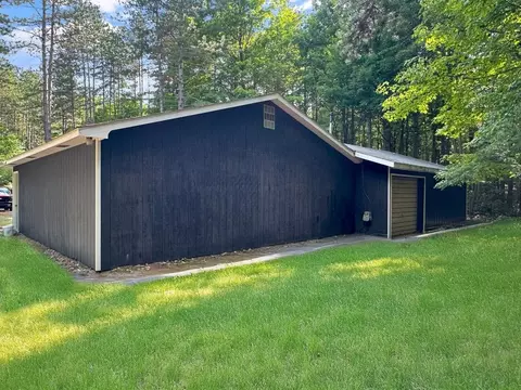 Exterior - 224 S Ferris, Sumner, MI 48889 photo 4 of 6